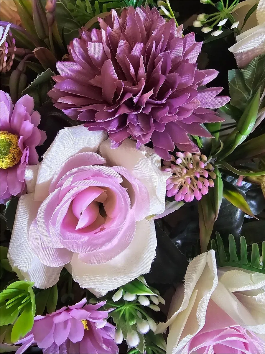 DRW Centro de Flores Artificiales cojin Cementerio procesiones, Iglesias Bodas o sepulturas con Flores Lilas y malvas Estilo Barco 115x45x25