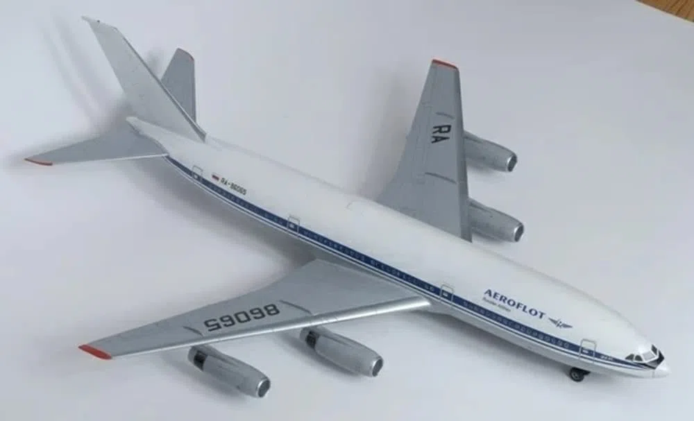 Zvezda - Juguete de aeromodelismo Escala 1:144 (Z7001)