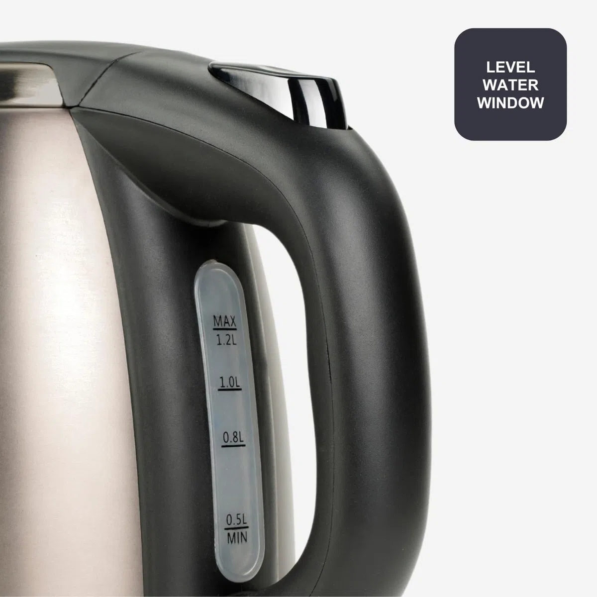 BLACK+DECKER BXKE2202E - Kettle. Hervidora de agua.2200W.1.2L. Base giratoria 360º apta para zurdos. Mango ergonómico. Apagado automático. Nivel agua visible. Botón de apertura. Luz de funcionamiento.