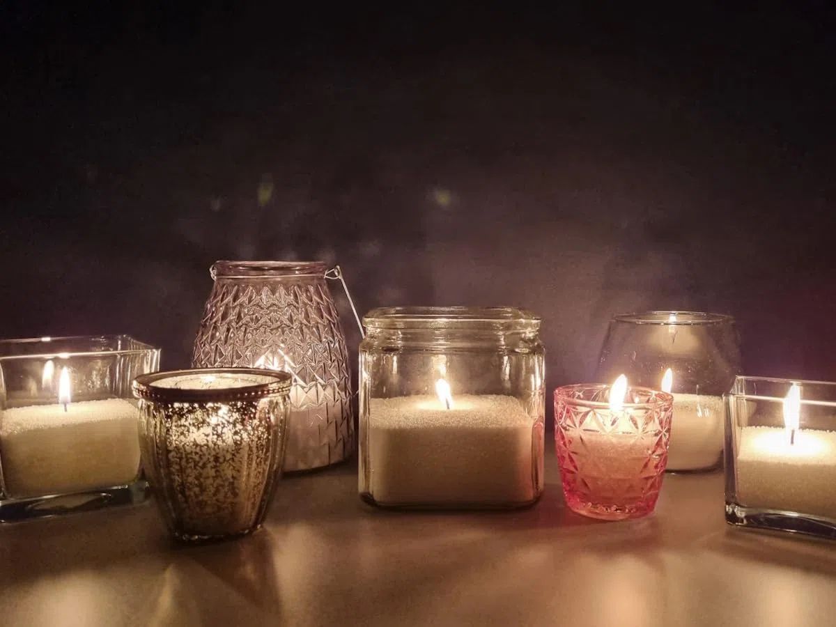Arena aromática para velas, 400 g, incluye 3 mechas de arena aromática, granulado de cera (Palo Santo)