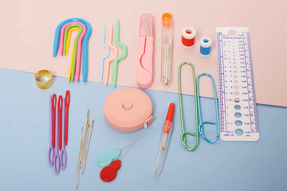 Sopena Juego de 115 agujas de ganchillo con estuche de almacenamiento y accesorios de agujas de ganchillo, kit de agujas de ganchillo, herramienta de arte para principiantes y amantes experimentados