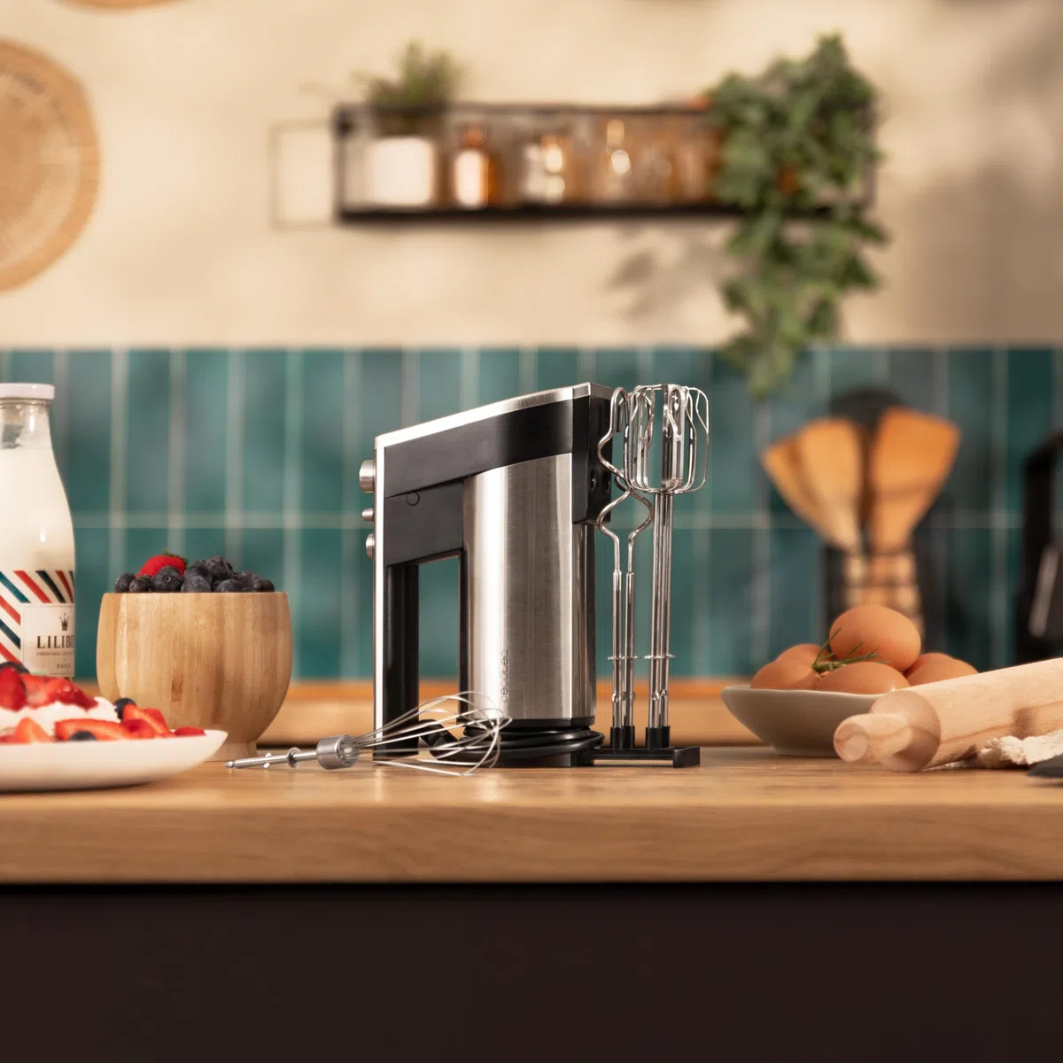 Cecotec Batidora de Varillas PowerTwist 500 Full Steel. 500 W, 5 Velocidades más Función Turbo, 3 Accesorios: Varilla de Globo, Varillas Batidoras y Garfios Amasadores, Diseño Ergonómico