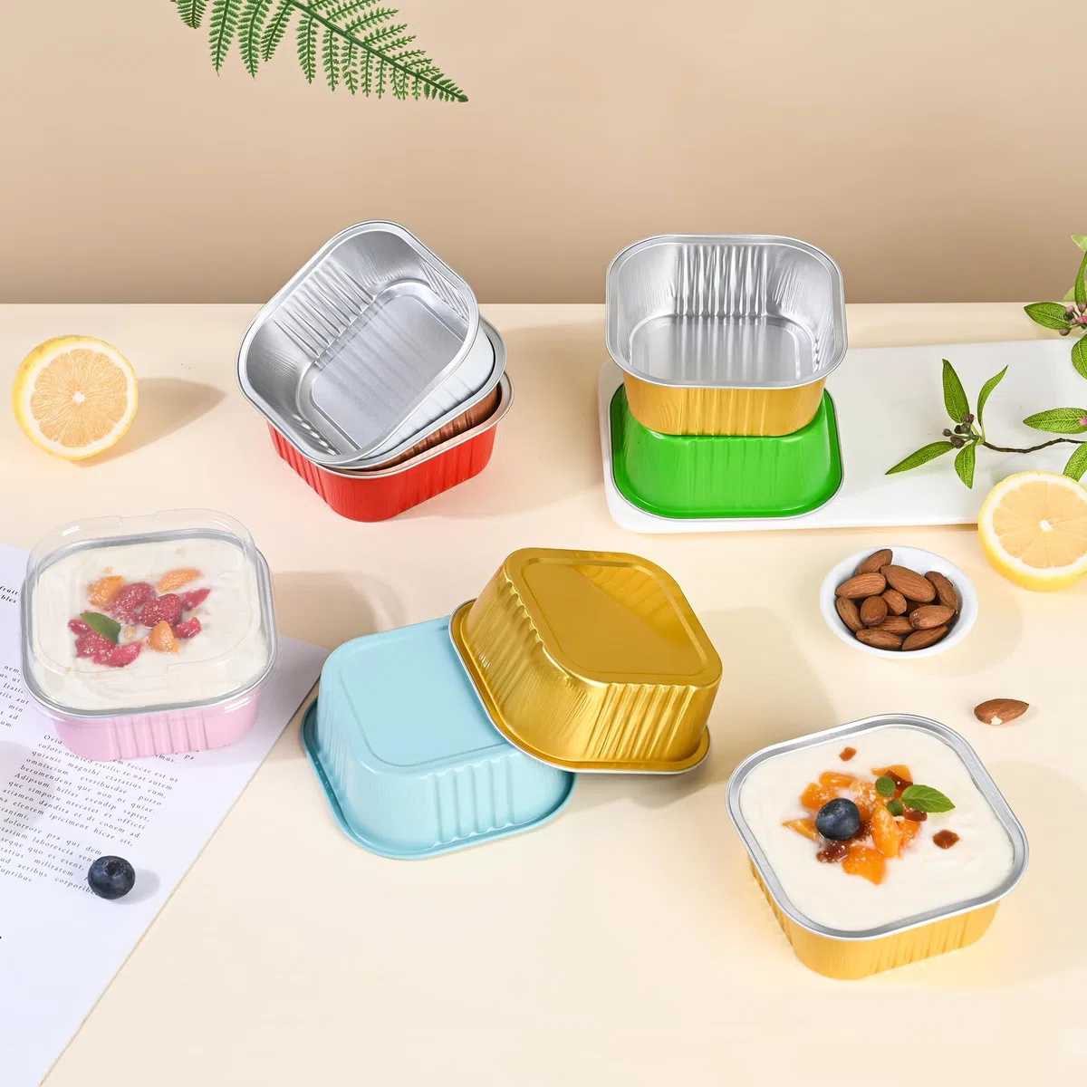Paquete de 40 mini moldes para tartas con tapas, vasos cuadrados de aluminio de 5 onzas para hornear brownies, moldes de molde para magdalenas, moldes desechables para cupcakes de postre para bodas,