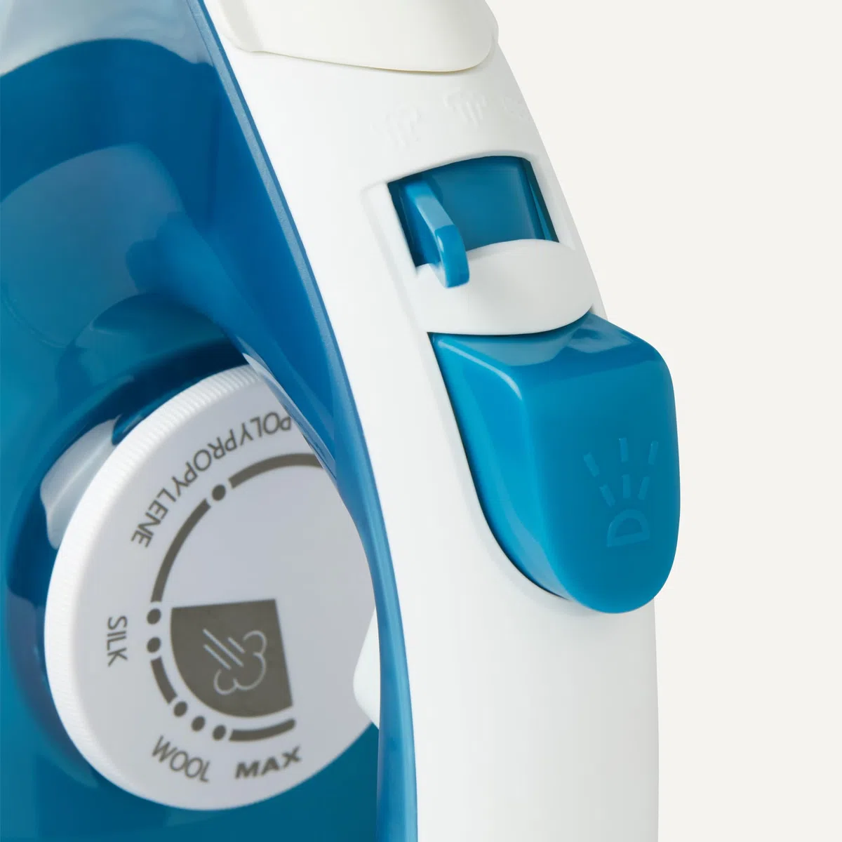 Amazon Basics Plancha de Vapor con Suela Antiadherente, 1800W, Vapor Continuo de 20g, Depósito de 200ml, Azul