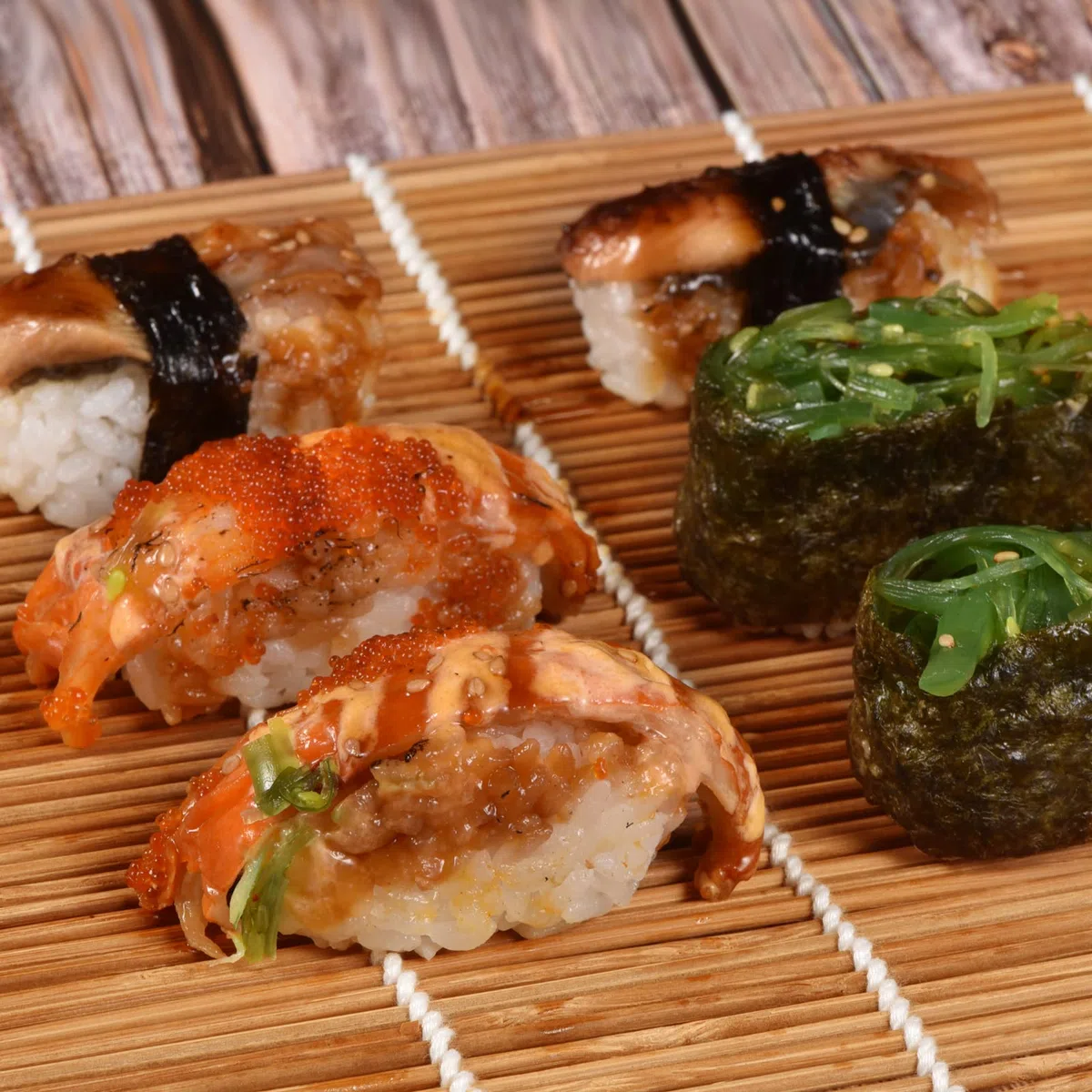 MIUQILAIY Tapete de bambú para sushi de 9.5 x 9.5 pulgadas, rodillo kimbap (4 piezas)