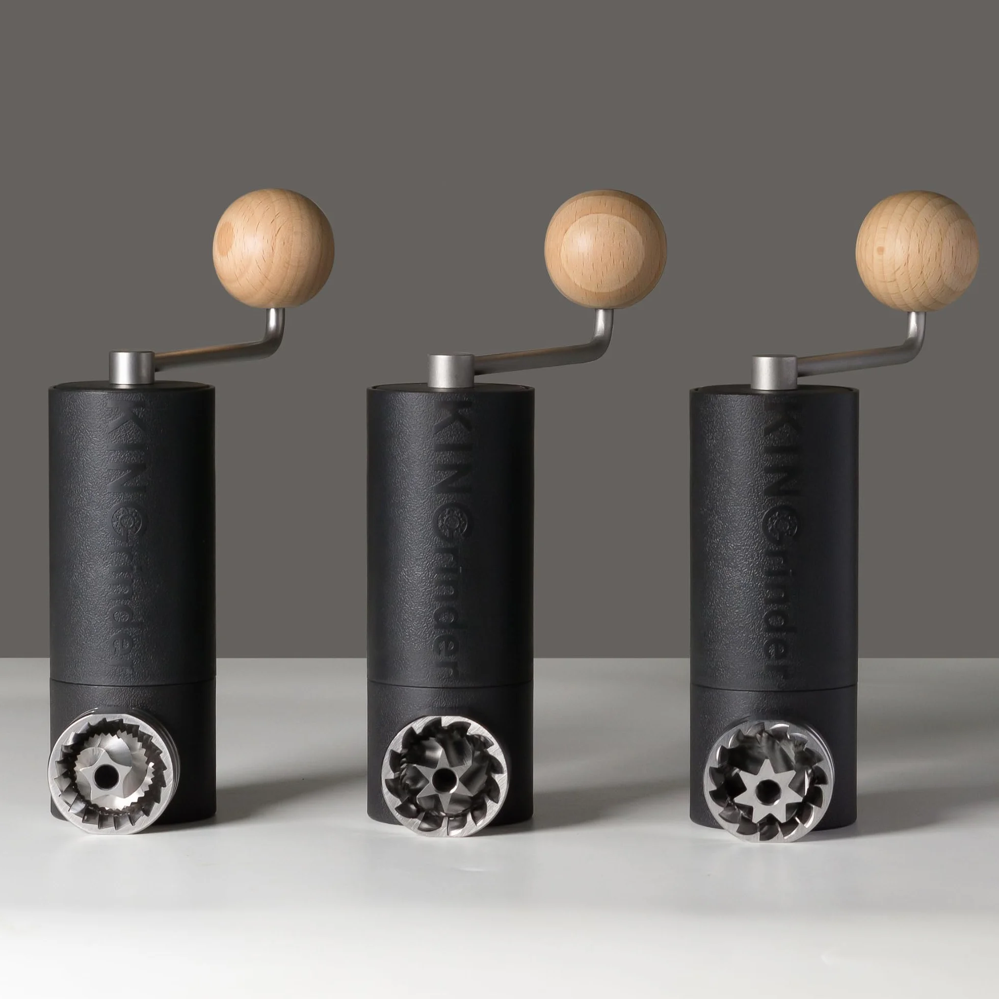 KINGrinder Molinillo de café manual ligero P0 para cafetera Moka, Aeropress, prensa francesa, goteo con consistencia de montaje, molinillo cónico de acero inoxidable, capacidad de 25 g, 5BP0001-BK