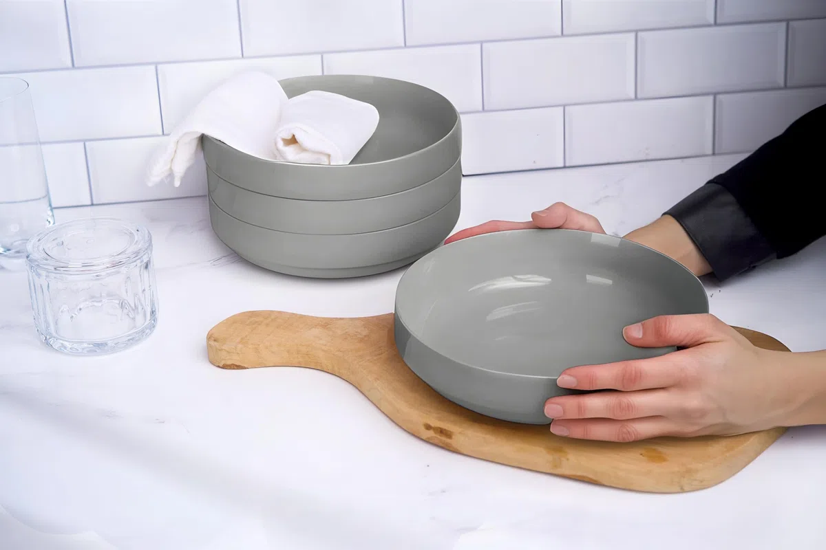 KooK Cuencos grandes de cerámica para pasta, aptos para microondas y lavavajillas, ideales para sopas y ensaladas, cuencos poco profundos, porcelana brillante, 48 onzas, juego de 4, gris polvo