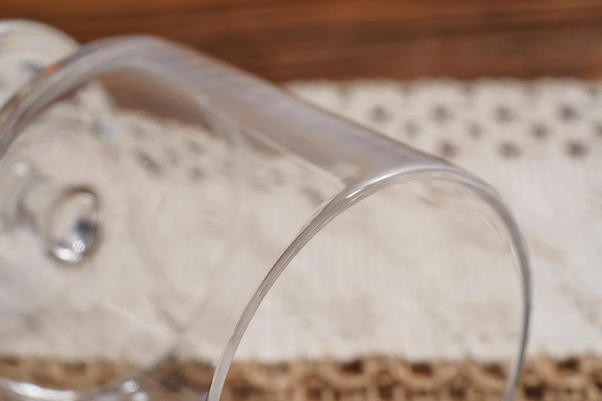 TarHong Juego de 6 copas de vino apilables, plástico premium, inastillable, para interiores y exteriores, 9.5 onzas, transparente