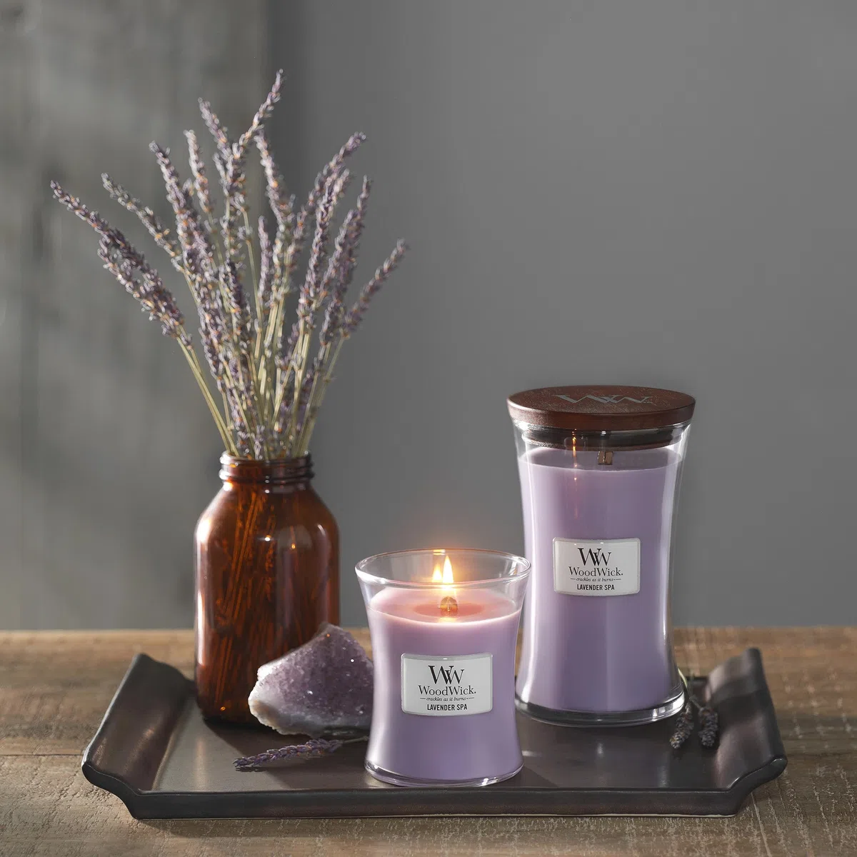 WoodWick Vela perfumada con mecha crepitante | Vela Mediana Lavender Spa | Hasta 20 horas de tiempo de combustión | Regalo ideal para mujer