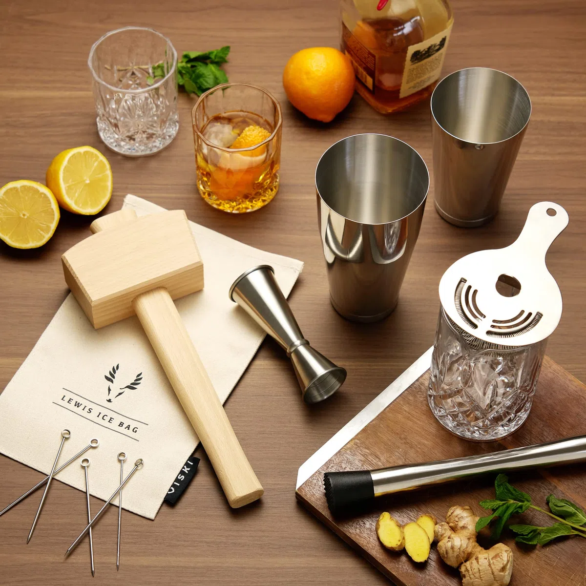 Viski El kit de camarero y el juego de utensilios de bar incluye coctelera Boston, vaso mezclador, medidor, mortero, colador, cuchara de bar, vasos de whisky, bolsa de hielo, mazo y palillos de cóctel