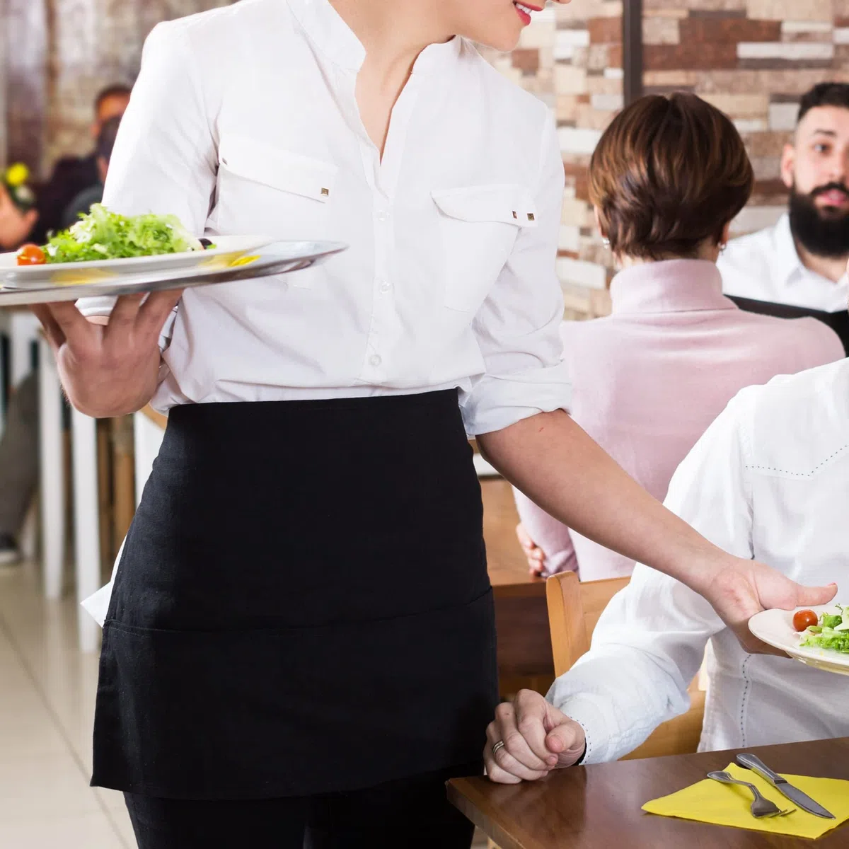 Tosewever Delantales de camarero con 3 bolsillos, delantal de cintura para camarera para mujeres y hombres, restaurante, hogar, color negro, medio delantal