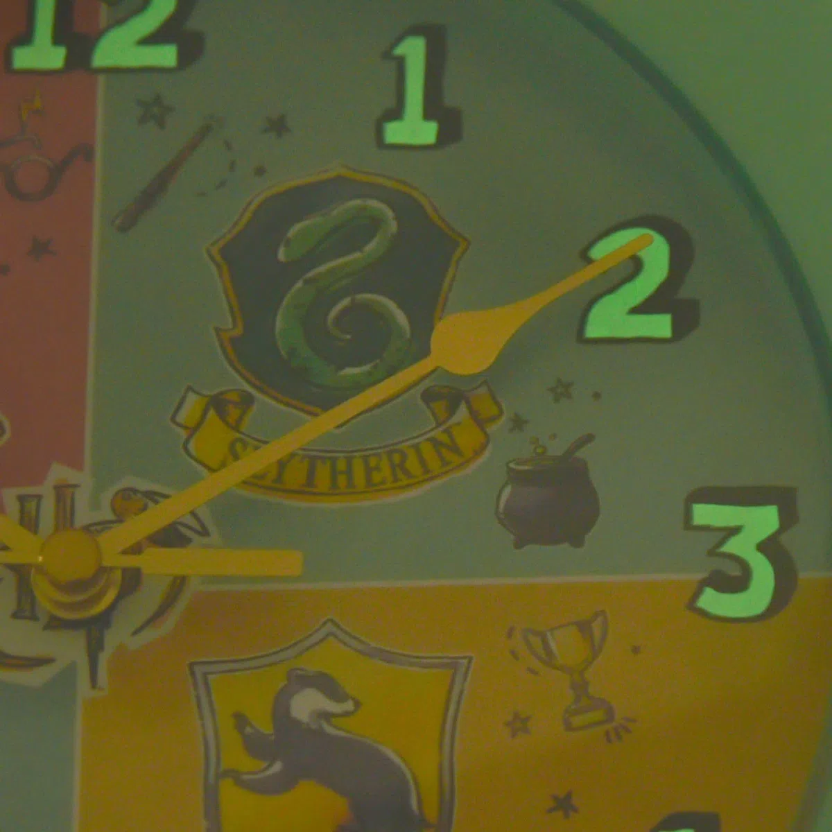 Reloj de Pared con Escudo de Hogwarts de Harry Potter, 23 cm.