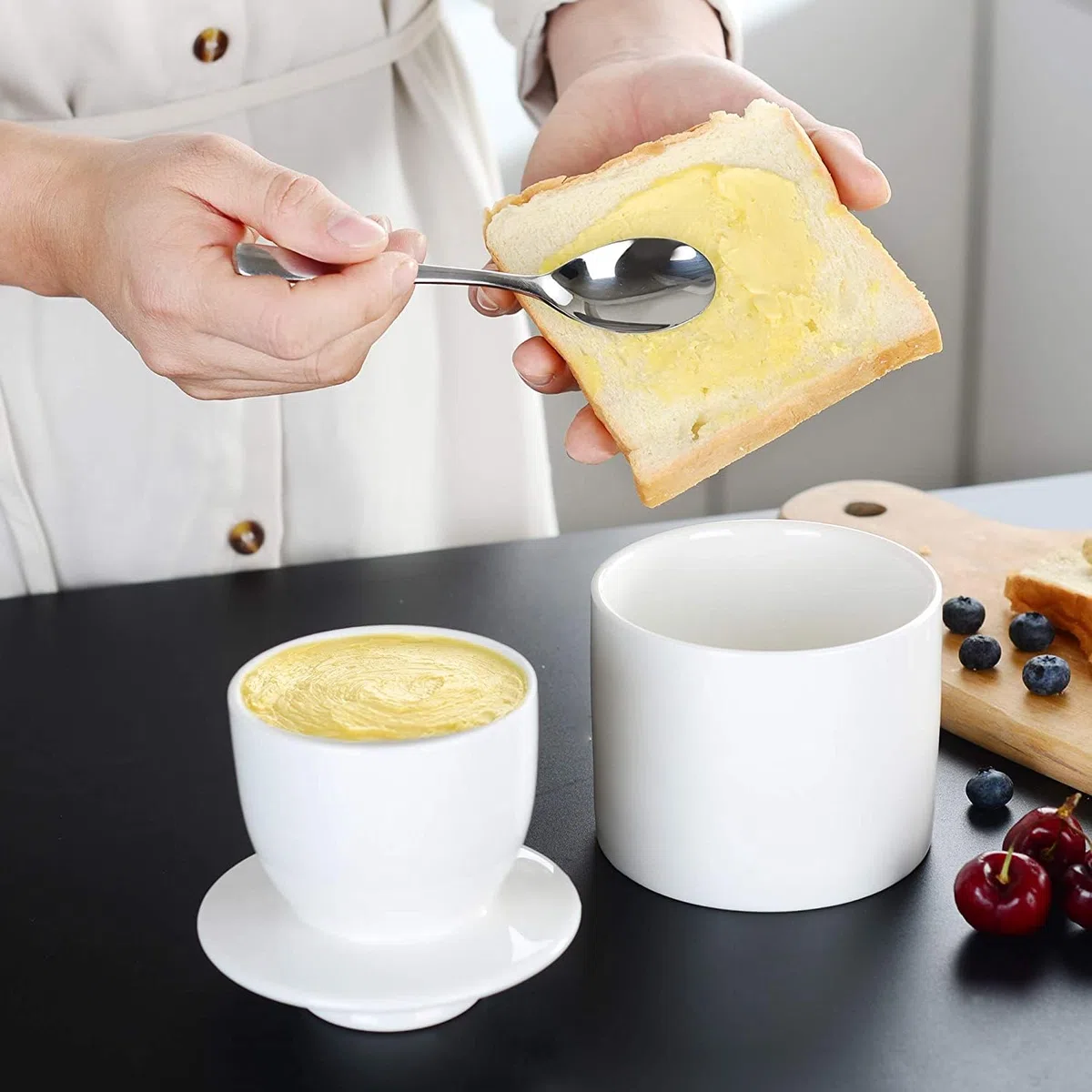 Mantequera de cerámica con tapa, recipiente para mantequilla francesa, refrigerado por agua, apto para lavavajillas, color blanco