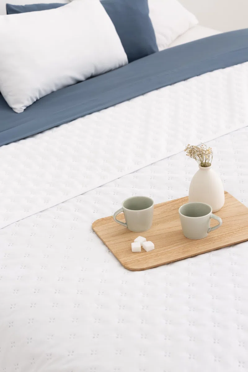 Todocama – Colcha boutí Fina con diseño Estrella, para Primavera, Verano, otoño e Invierno. 100% Microfibra Extra Suave. Cubre Cama Multiusos. Cama 140/150/160-250x260cm Blanco