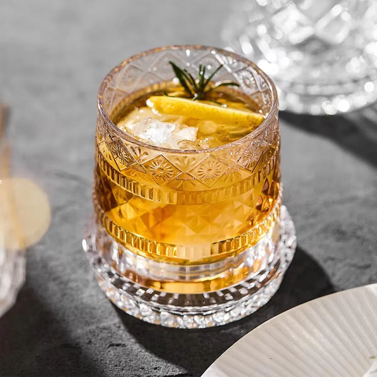 360 Degree Rotating Whiskey Glass, Rotating Crystal Whiskey Tumbler Glass for Bourbon and Cocktails, Spinning Whiskey Glasses for Bar, Home & Gifting (Style-C)