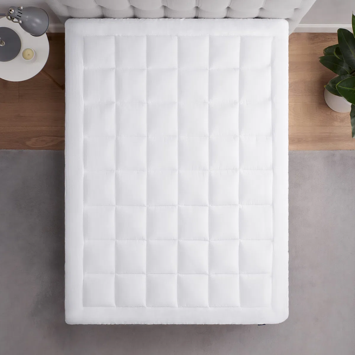 SERTA ComfortSure - Funda de colchón Acolchada elástica Transpirable con Bolsillo Profundo de 18 Pulgadas para Todas Las Estaciones, Color Blanco, tamaño matrimonial