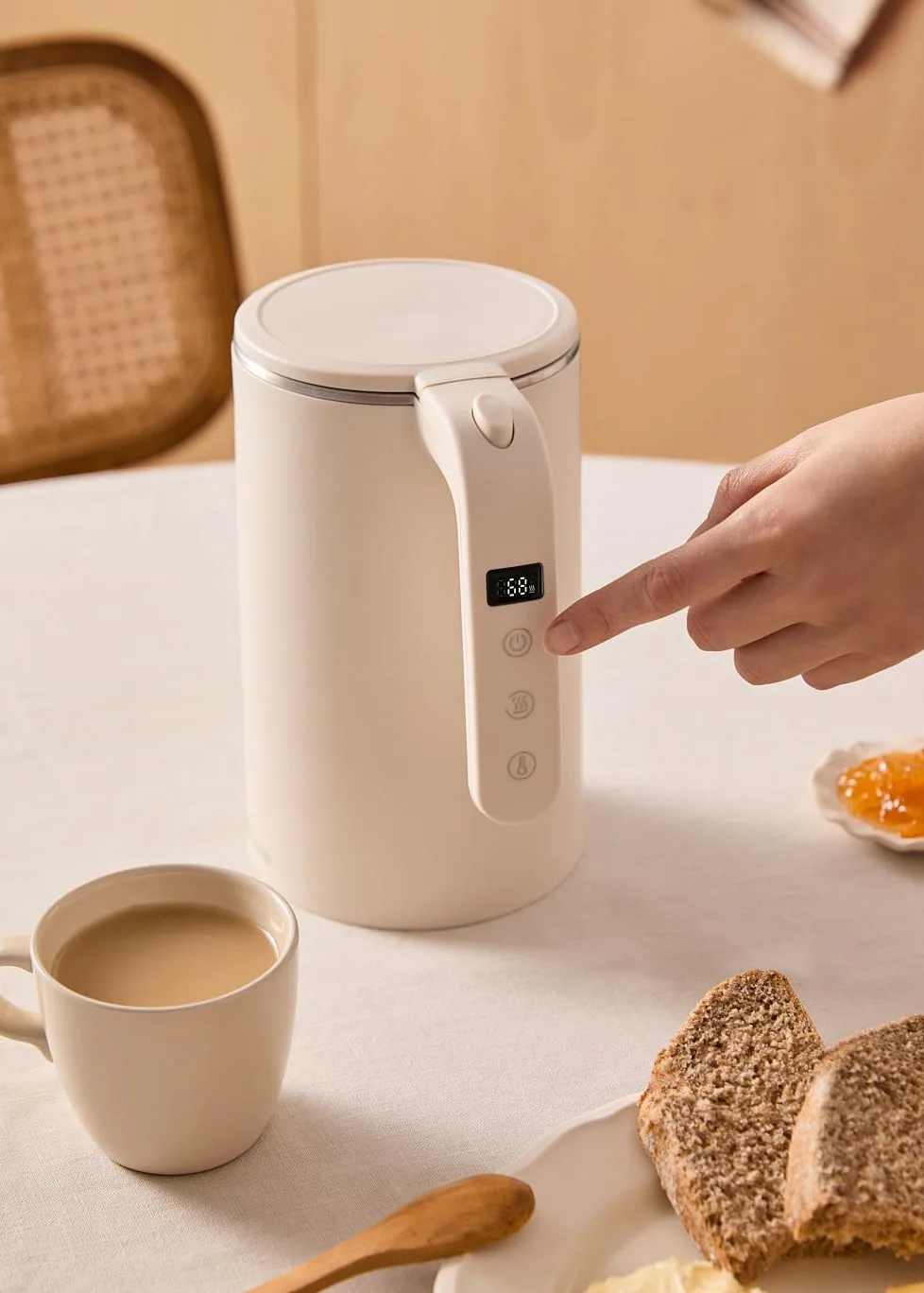 CREATE/KETTLE STUDIO PRO/Hervidor eléctrico de 1L blanco roto/Control de temperatura, función mantener caliente, sistema recogecables, apagado automático, 1000W