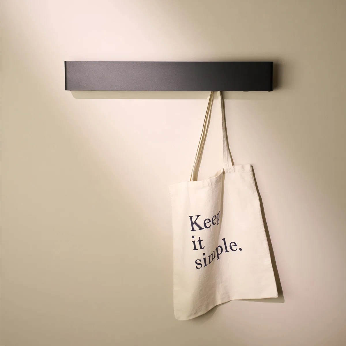 Design Hamburgo Perchero de Pared I Moderno Colgador de Pared para Abrigos I Percheros de Pared con Ganchos de Metal ocultos I Perchero Entrada Recibidor (Negro Mate, 57 cm)