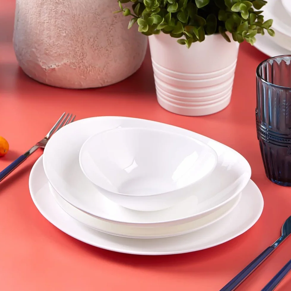Karaca White Pure - Vajilla de cristal de 24 piezas para 6 personas, elegante vajilla resistente al calor con platos llanos, pasta, cuencos de cereales y platos de postre/acompañamiento
