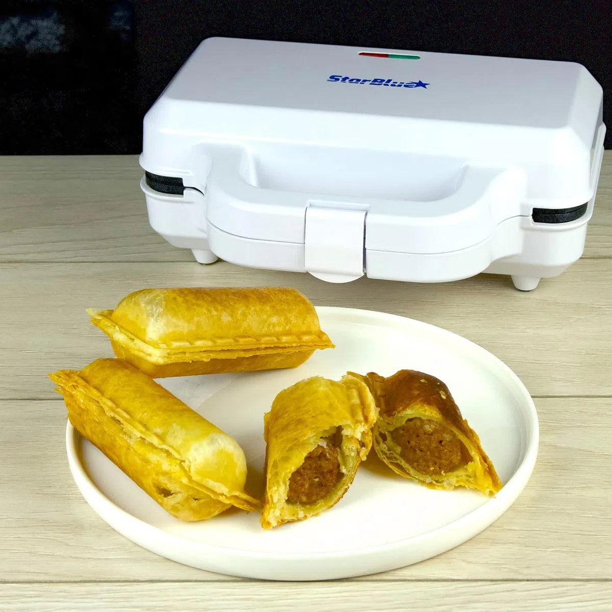 StarBlue - Máquina para hacer rollos de salchichas con libro electrónico de recetas gratis, 220-240 V 50/60 Hz 850 W Enchufe del Reino Unido Y Adaptador Europeo