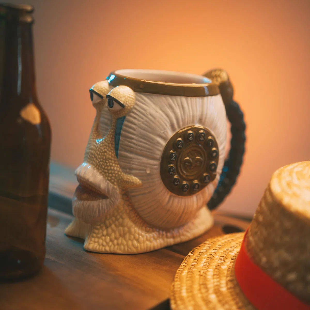 Grupo Erik Jarra de Cerveza One Piece manga - Taza One Piece Figura Den Den Mushi | Regalos para Fans del Manga y Anime | Merchandising Oficial | Tazas Originales para Desayuno (800ml)