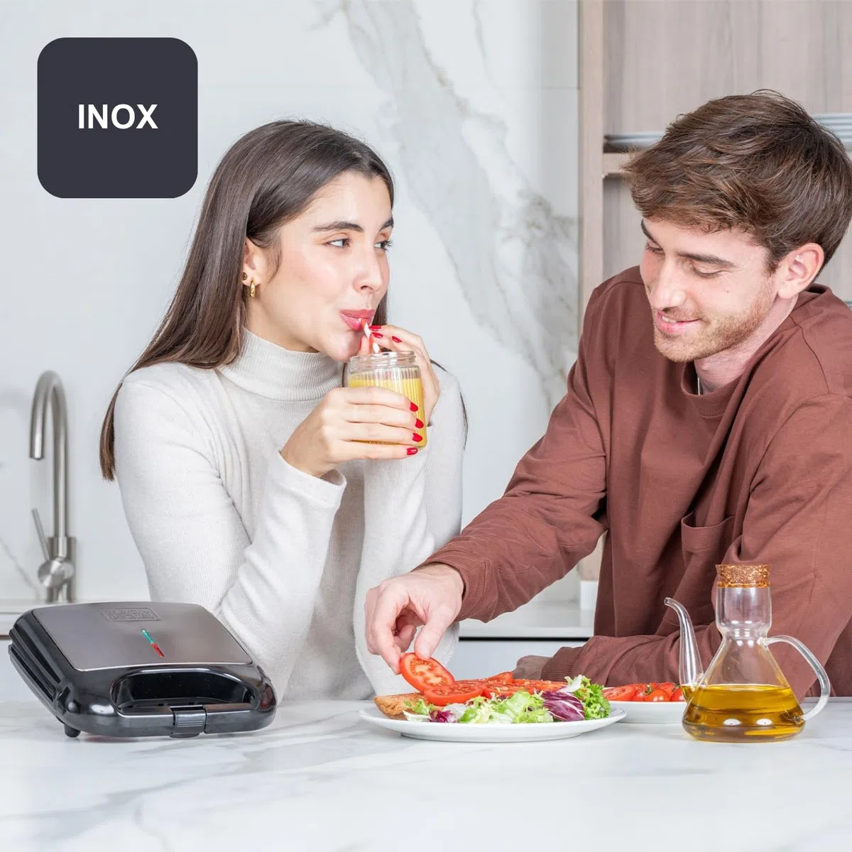 BLACK+DECKER - Sandwichera 750W, Placas Antiadherentes, Asa Fría, Compacta