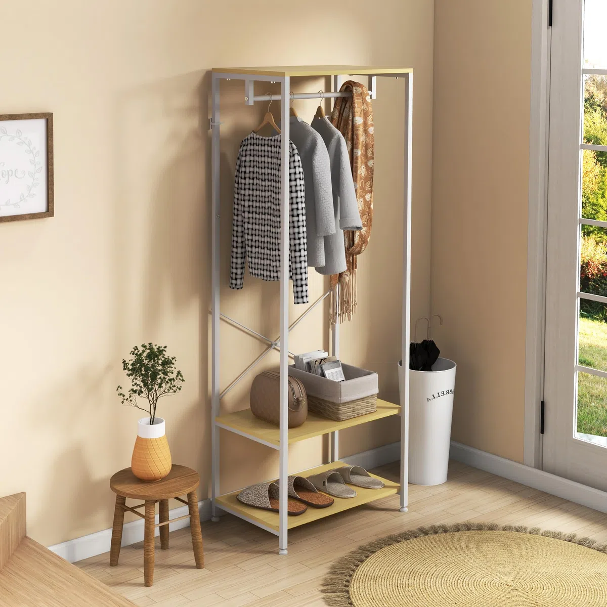 HOMCOM Perchero con Zapatero Perchero Entrada Recibidor con Riel Colgante y 2 Estantes de Almacenamiento para Pasillo Dormitorio 60x40x167,5 cm Natural y Blanco