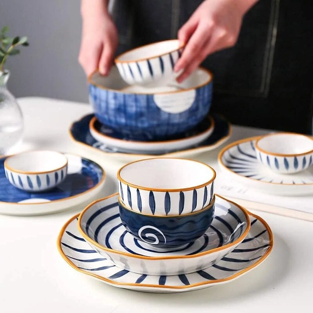 Juego de vajilla de Porcelana de 28 Piezas, Estilo japonés, de cerámica | Juego de vajilla con Plato y Cuenco para Restaurante, Color Azul, Blanco y Azul.,Blue