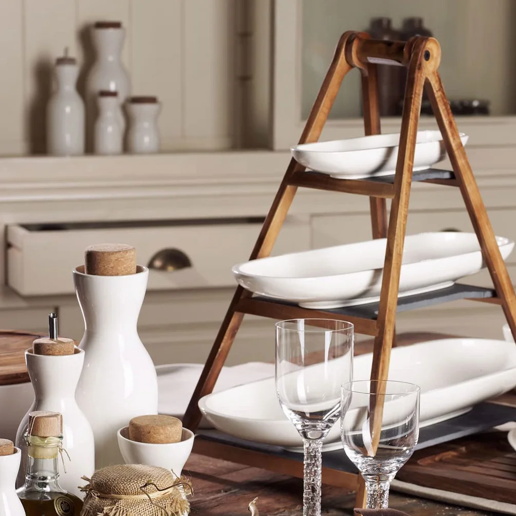 Villeroy & Boch - Artesano Bandeja de Pisos 4 Piezas Blanco, Apto para Lavavajillas, Apto para Microondas, Decoración Casa Moderna, Cerámica Decorativa, Madera de Acacia, Porcelana Premium, Esquisto
