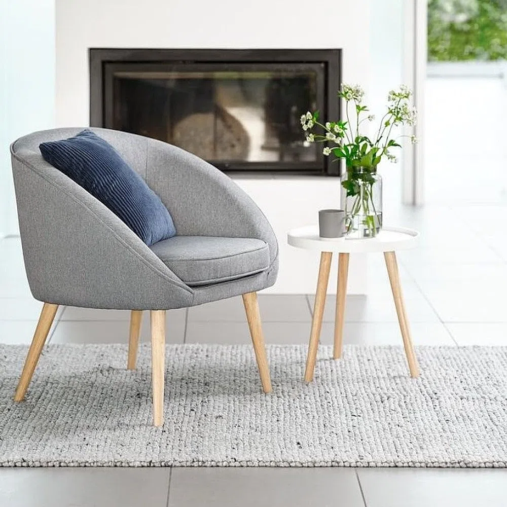 LOLAhome - Mesa Auxiliar de Polipropileno Blanco con 3 Patas de Madera de 40 cm de Diámetro y 43 cm de Altura Moderna para Salón o Dormitorio