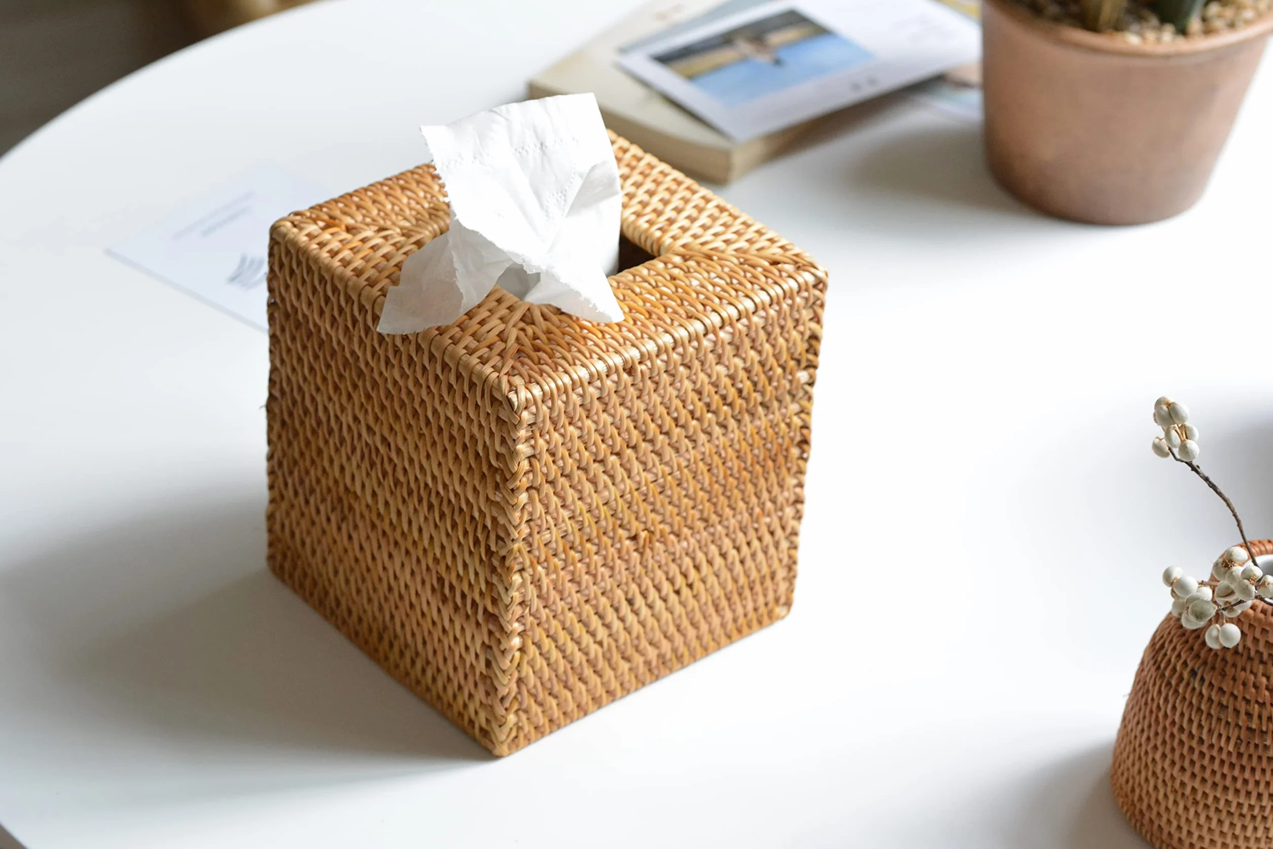 Caja de pañuelos de Mimbre Cuadrada, Caja de Pañuelos de Papel de Ratán para Decoración Hogar y Oficina,14,5 x 14,5 x 14,5 cm, Amarillo