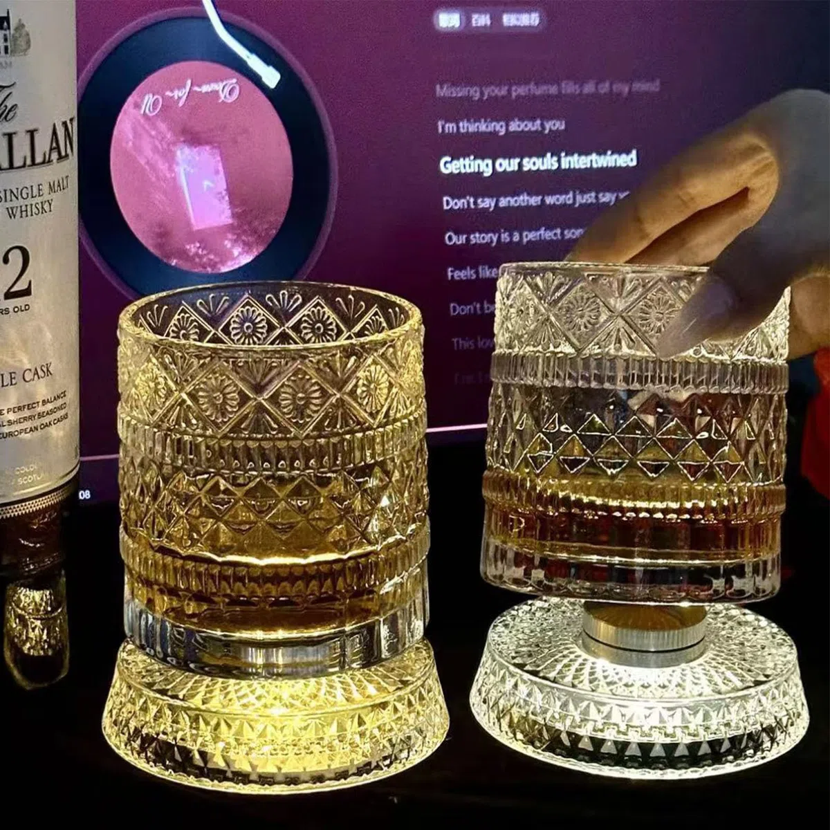 360 Degree Rotating Whiskey Glass, Rotating Crystal Whiskey Tumbler Glass for Bourbon and Cocktails, Spinning Whiskey Glasses for Bar, Home & Gifting (Style-C)