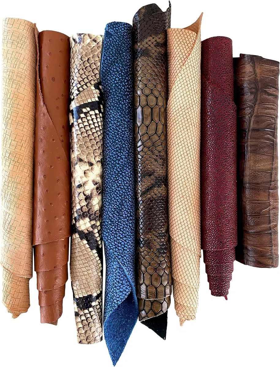 1 Kg de Recortes de Cuero – Piel Auténtica con Estampados Mixtos y Detalles en Tamaño Aleatorio – Fabricado en España– Retales Cortes de Formas Diferentes con Estampados Decorativos