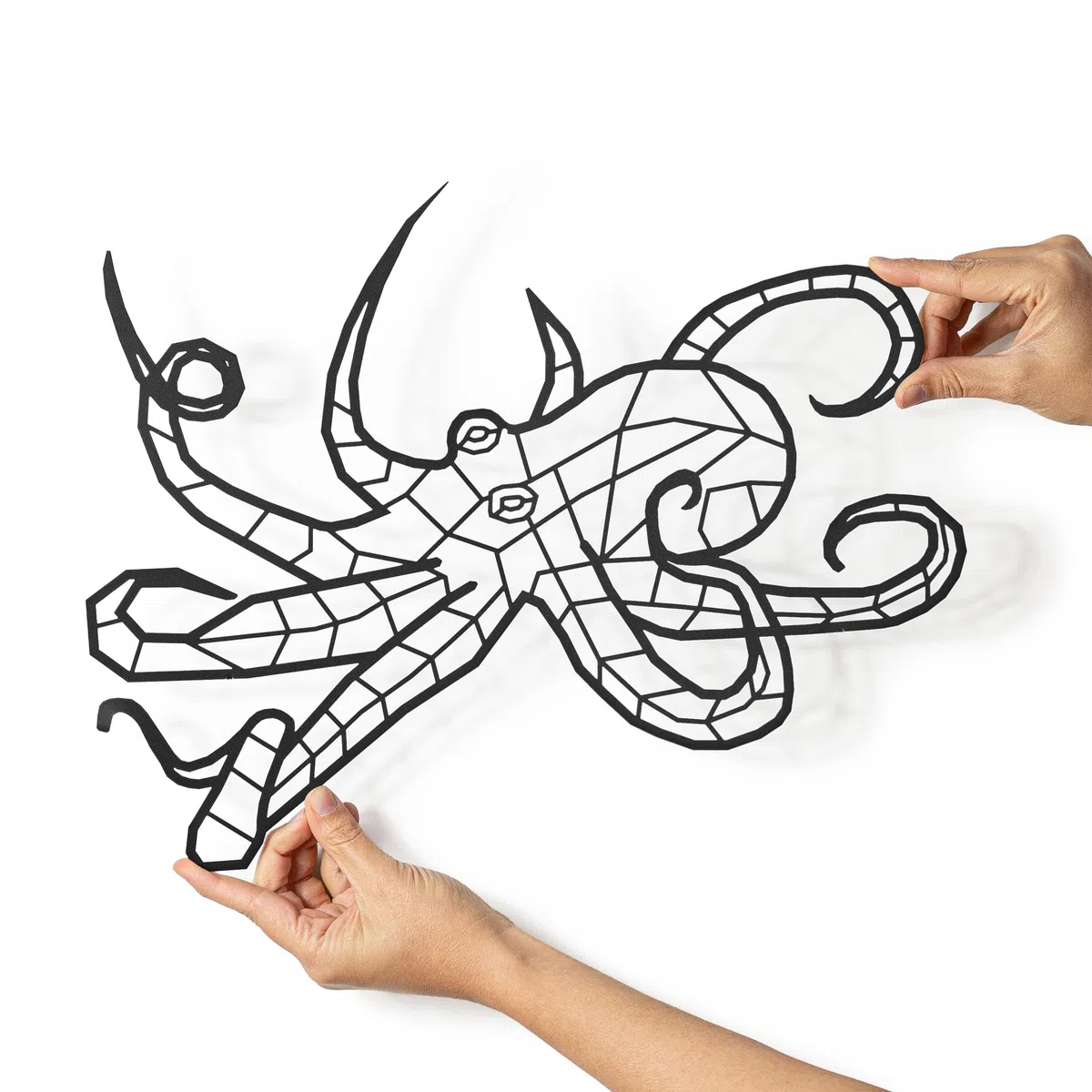 Decoración de metal. Escultura de pared flotante, con sombras, de acero. (Pulpo, 43 x 31 cm)