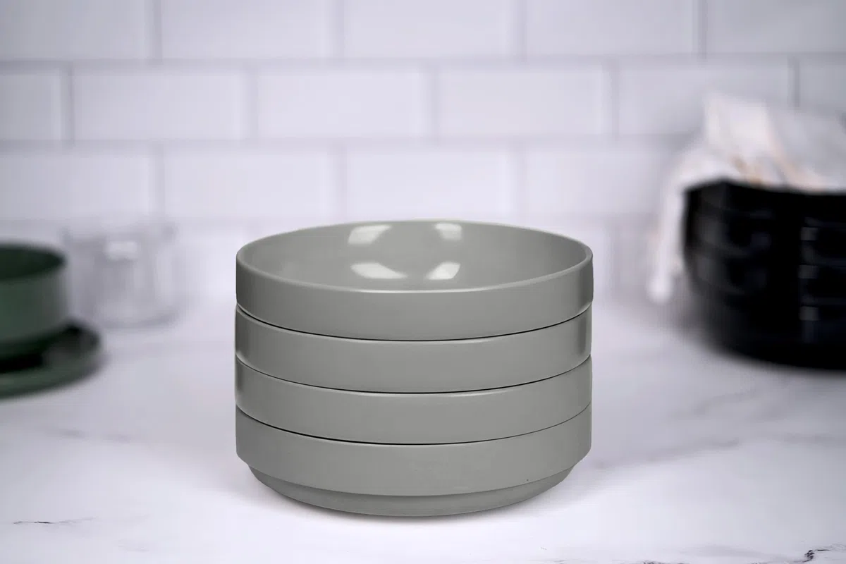 KooK Cuencos grandes de cerámica para pasta, aptos para microondas y lavavajillas, ideales para sopas y ensaladas, cuencos poco profundos, porcelana brillante, 48 onzas, juego de 4, gris polvo
