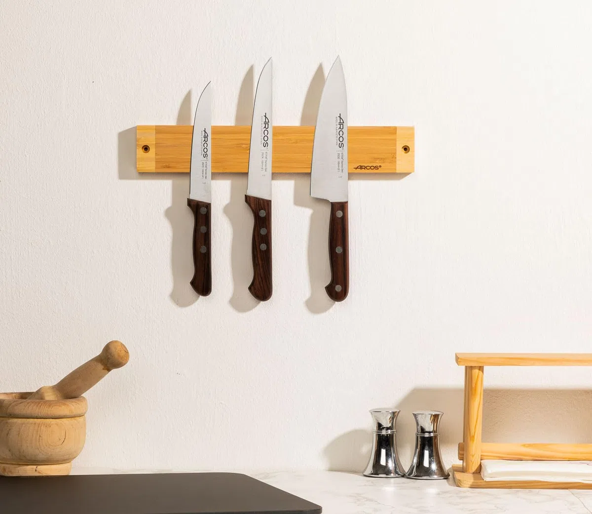 Arcos Soporte Magnético para Cuchillos de Bambú, Organizador de Cocina, 300 x 45 mm, Marrón, Almacenamiento Seguro y Elegante, Serie Bamboo