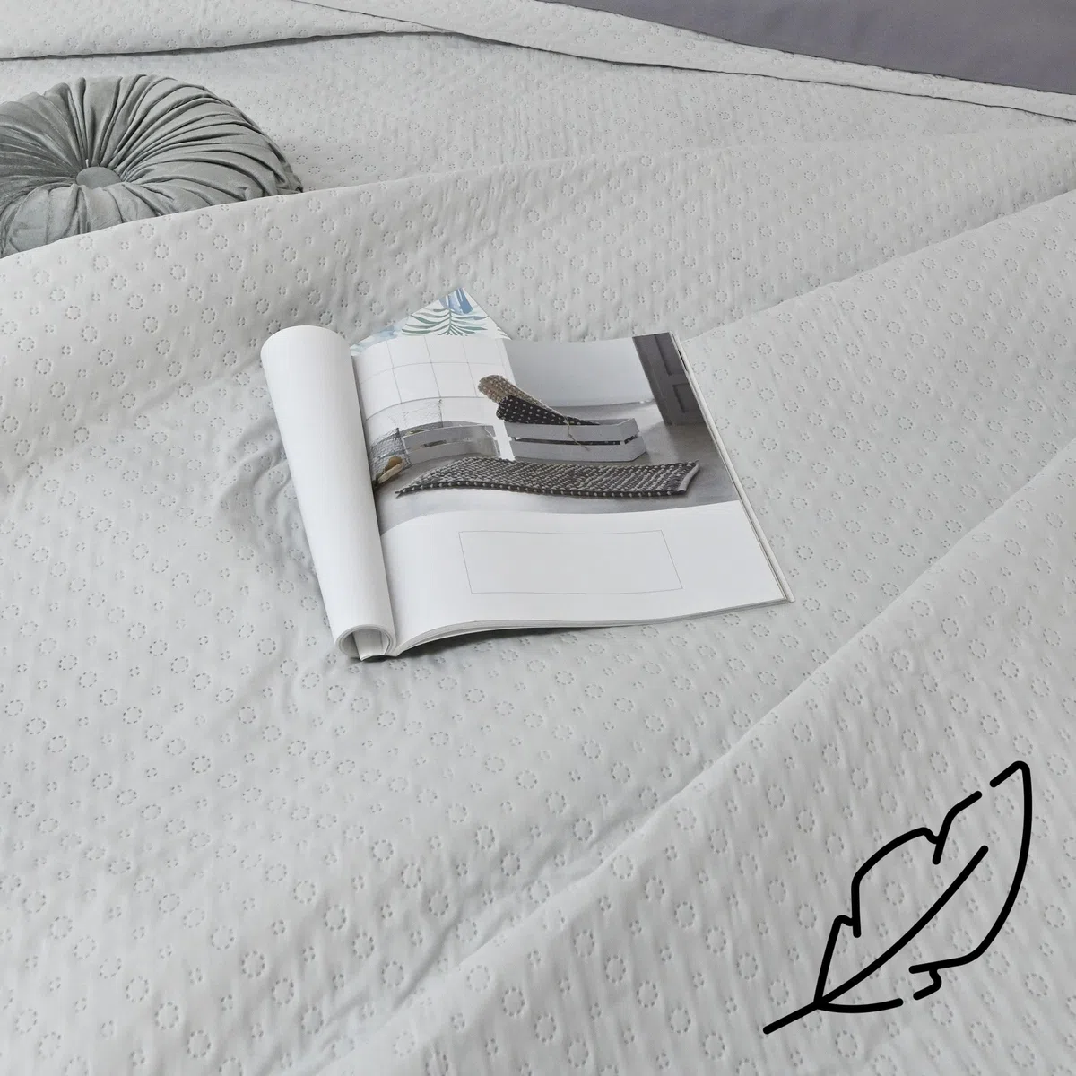 HOMEYA - Colcha bouti para Verano y Entretiempo, 100% Poliester, Colcha Cubre Cama Fina, suava, 250x265 Gris Claro para Cama 150 con Dos Funda de Almohada