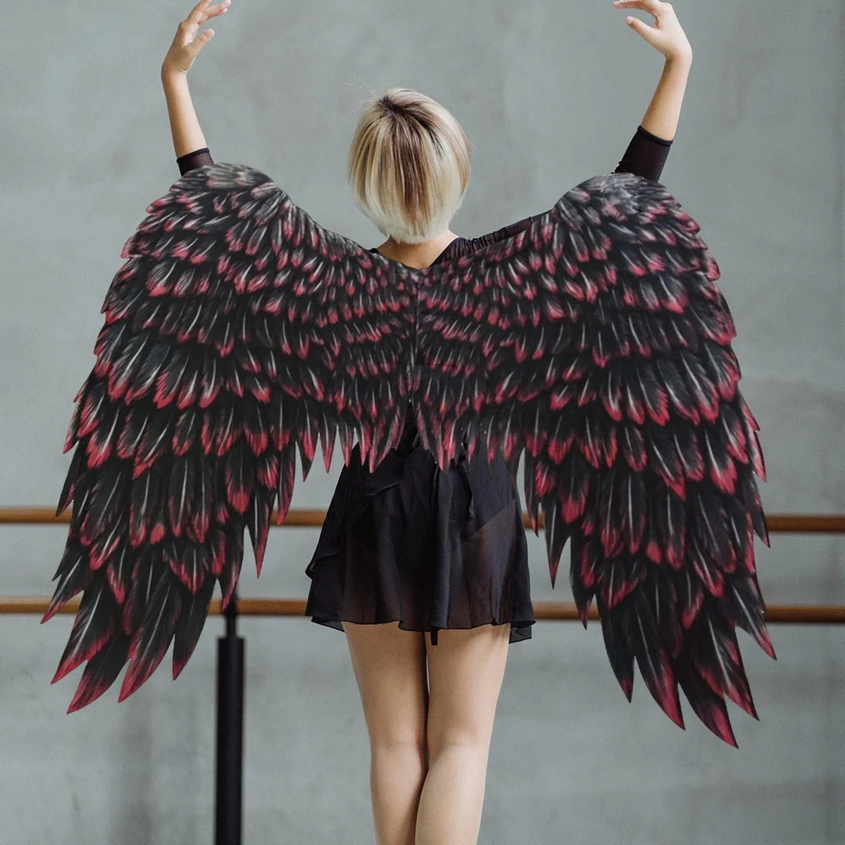 LOVIVER Grandes alas de ángel para Adultos Accesorios de Disfraces de Hadas Alas Decorativas Tela no Tejida Impresa para Fiesta Carnaval de Halloween Mardi, Negro Rojo
