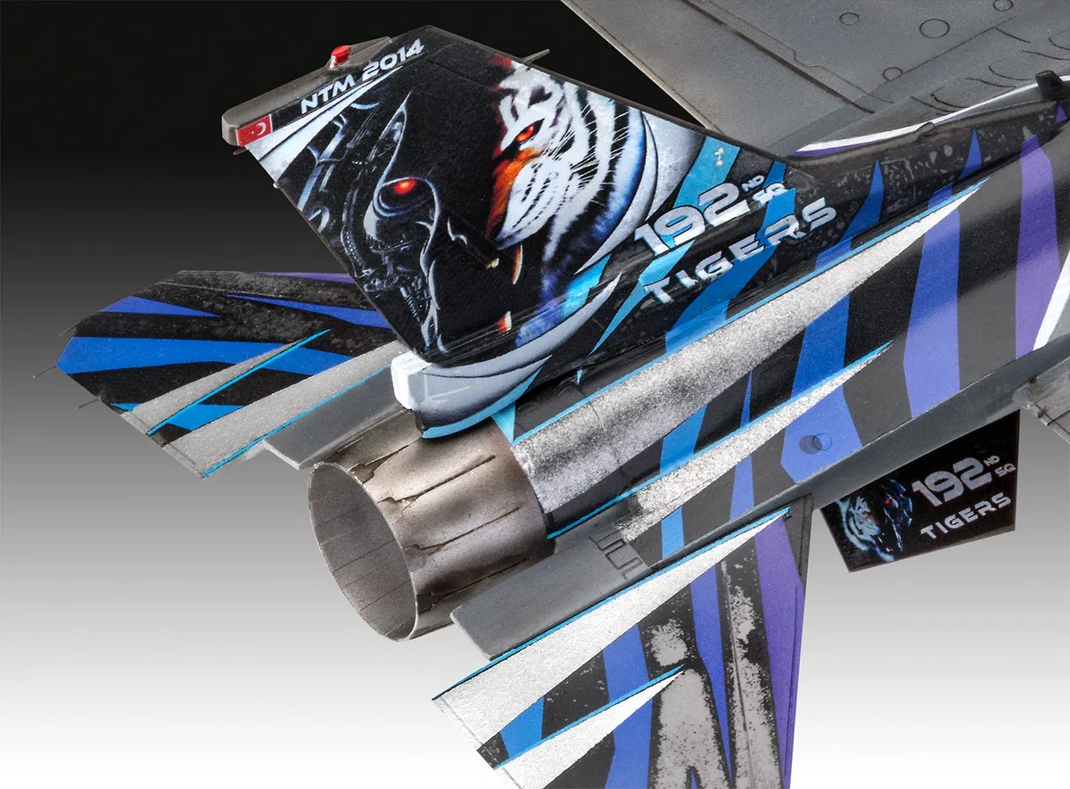 Revell Kit Modelo 03844 F-16D Fighting Falcon Escala 1:72