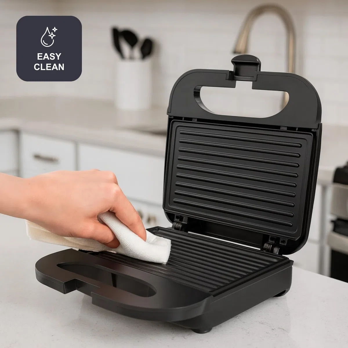 BLACK+DECKER - Sandwichera 750W, Placas Antiadherentes, Asa Fría, Compacta