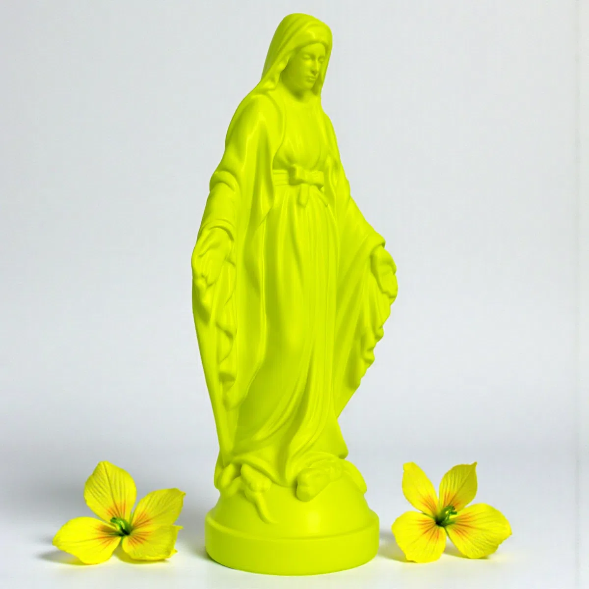 Pop Mary, Estatua Moderna de la Virgen María, Figurina Decorativa de Resina, Regalo Único de Colección (Amarillo Neón)