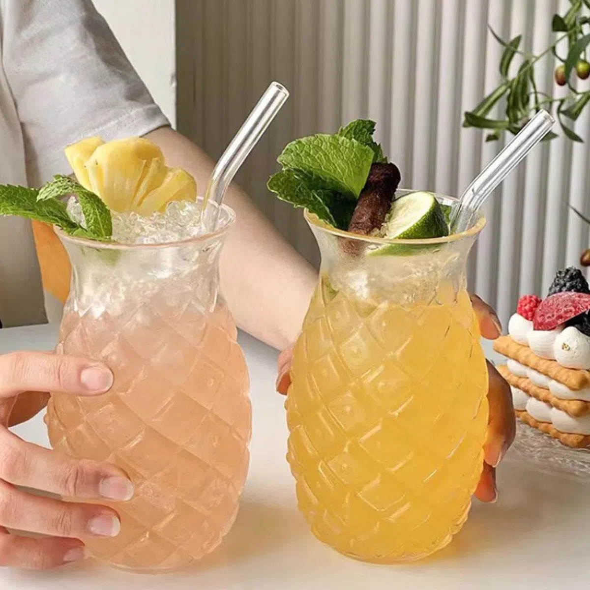 Juego de 4 de Vasos de Cóctel de 480 Ml, Vasos de Cóctel Transparentes con Relieve de Piña, Vasos de Piña, Copas de Pina, Copas de Piña Divertidas para Familia, Camping, Bar