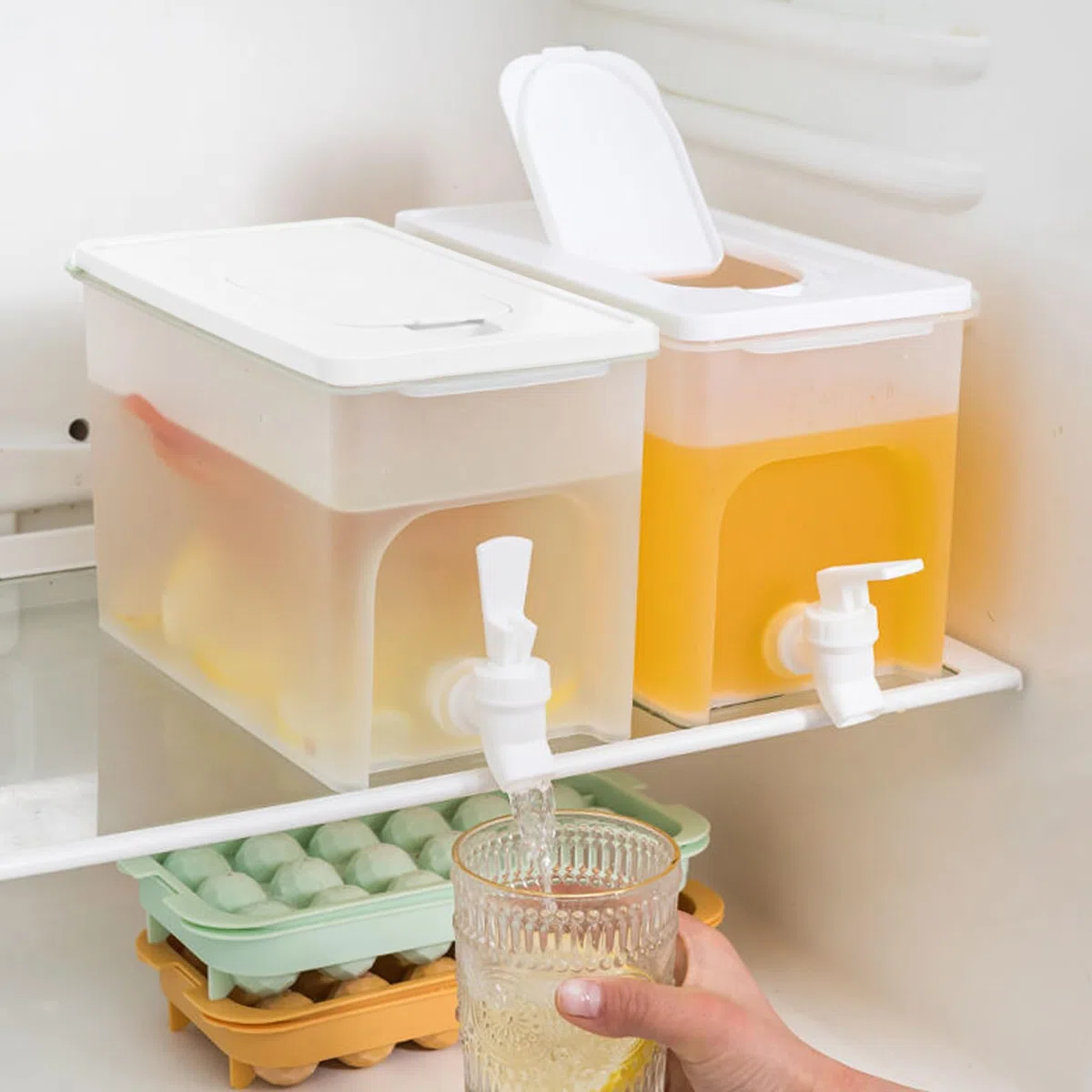 Dispensador de agua fría de gran capacidad de 4L con grifos,Dispensador de zumo Dispensador de agua para frigoríficos(con grifo),Diseñado para fiestas, camping, zumos de frutas, bebidas y cócteles