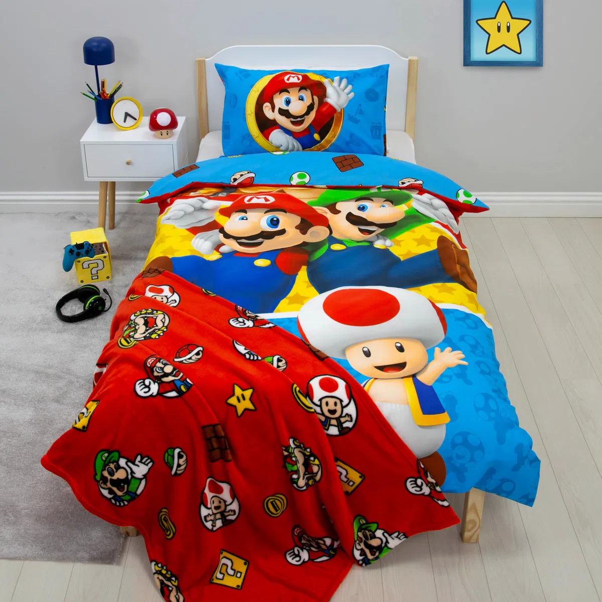 Nintendo Super Mario - Juego de Funda de edredón para Cama Individual, diseño de divisiones, Funda de Cama Reversible de 2 Caras, Producto Oficial con Funda de Almohada a Juego, Juego de Cama
