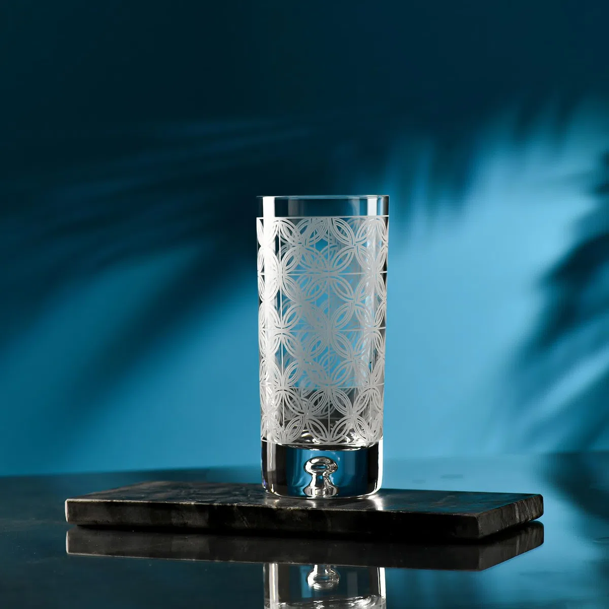 Krosno – Vasos para agua, zumos y bebidas de 300 ml – Juego de 4 piezas – Colección Saga – Cristal – Hechos a mano y tallados – Ideal como regalo